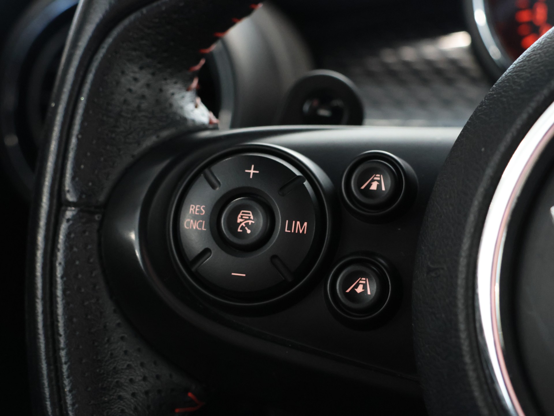 MINI Cooper John Cooper Works Cabriolet Steptronic *Harmon Cardon* Head-Up Display* *360 Kamera*-image-22
