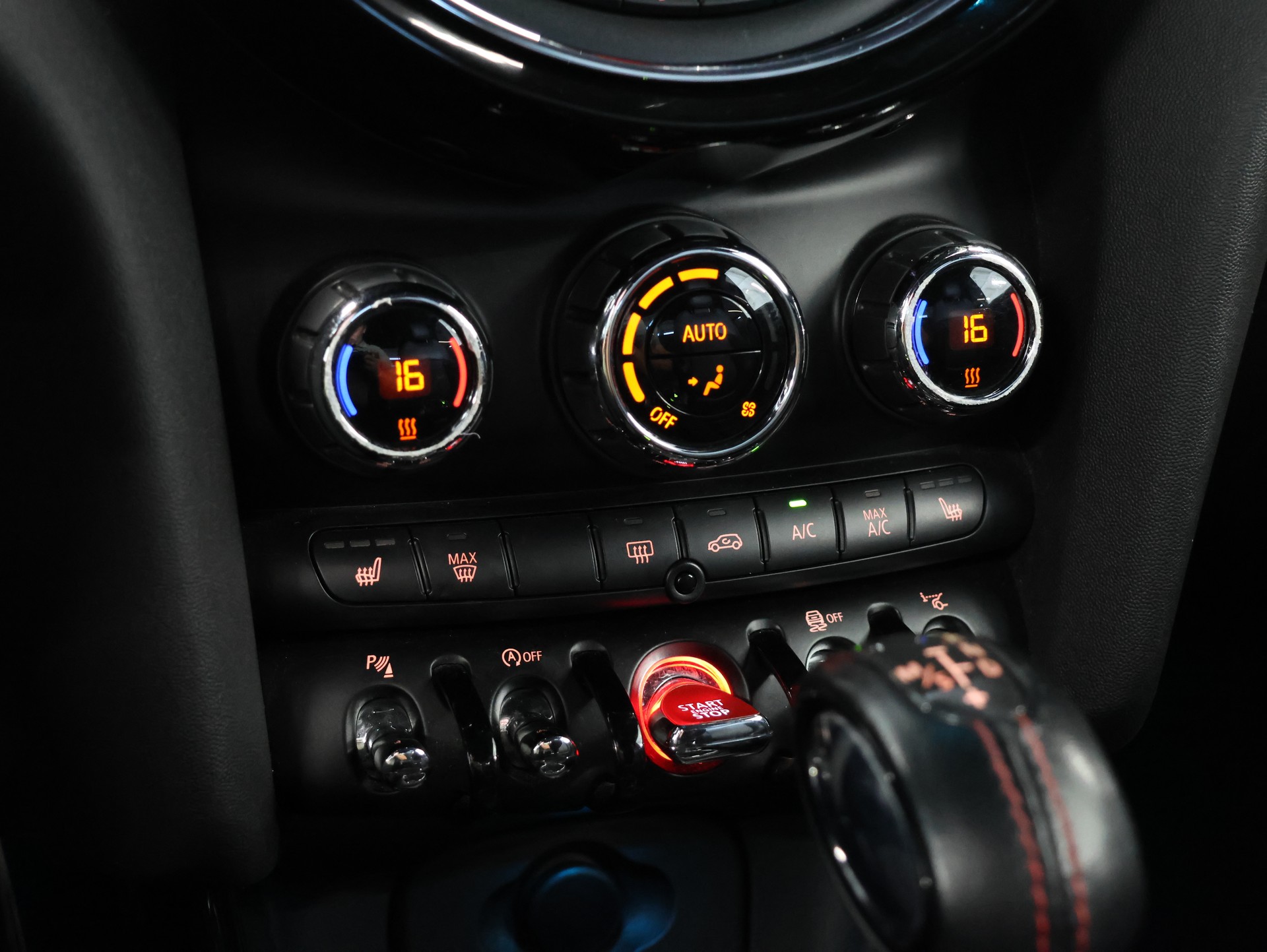 MINI Cooper John Cooper Works Cabriolet Steptronic *Harmon Cardon* Head-Up Display* *360 Kamera*-image-17