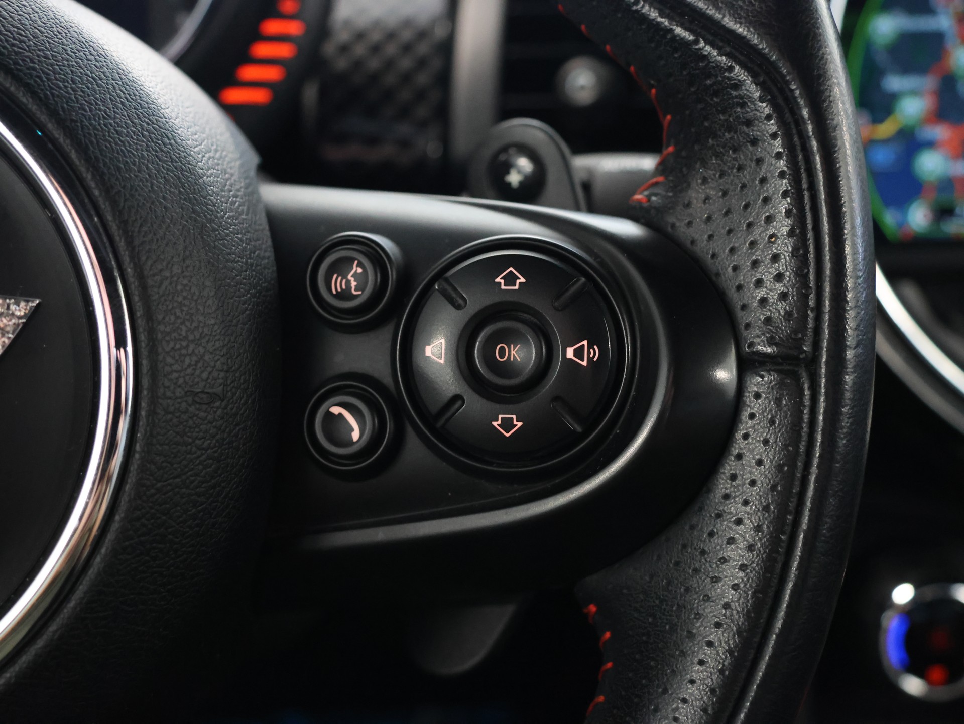 MINI Cooper John Cooper Works Cabriolet Steptronic *Harmon Cardon* Head-Up Display* *360 Kamera*-image-21