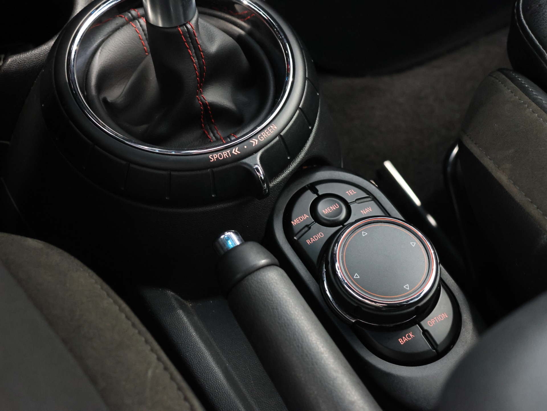 MINI Cooper John Cooper Works Cabriolet Steptronic *Harmon Cardon* Head-Up Display* *360 Kamera*-image-20