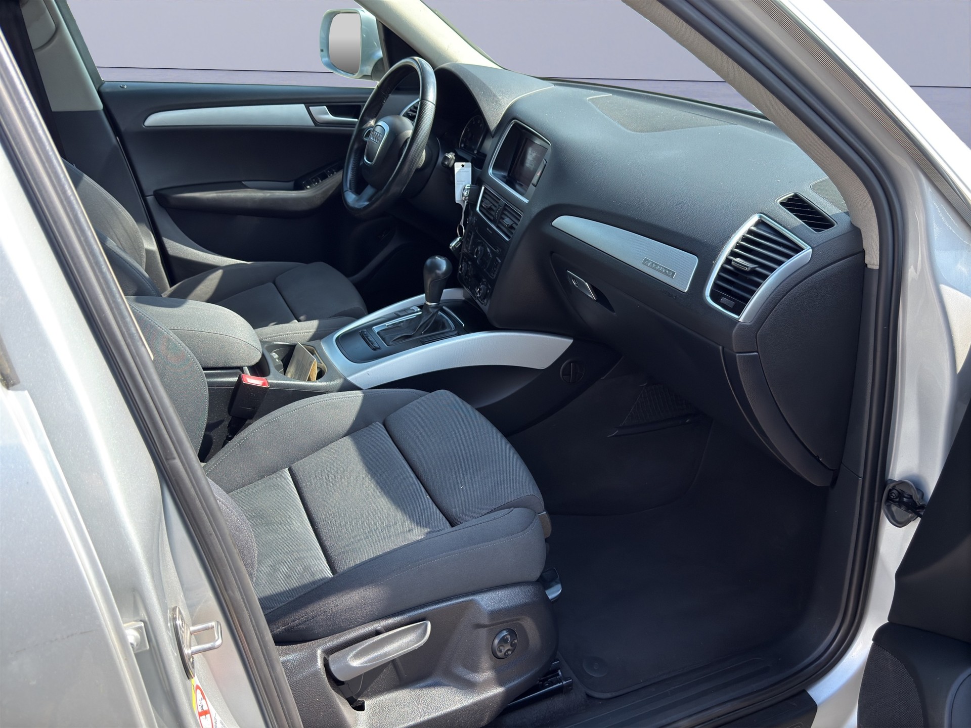AUDI Q5 2.0 TFSI quattro S-tronic-image-7