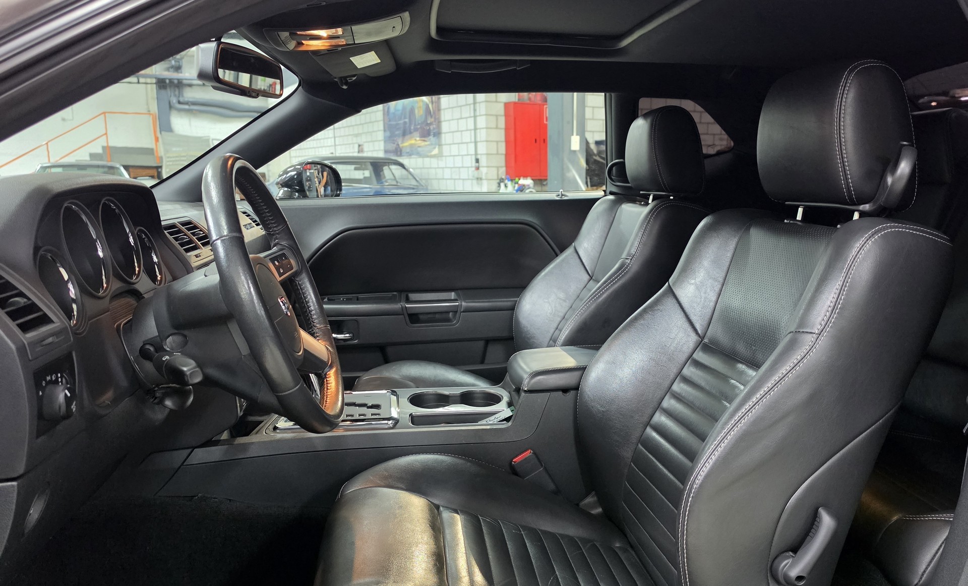 DODGE Challenger 5.7 V8 Hemi R/T-image-21