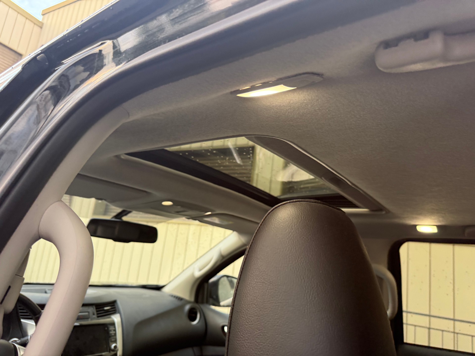 NISSAN Navara Double Cab N-Guard 2.3 dCi 4WD-image-8