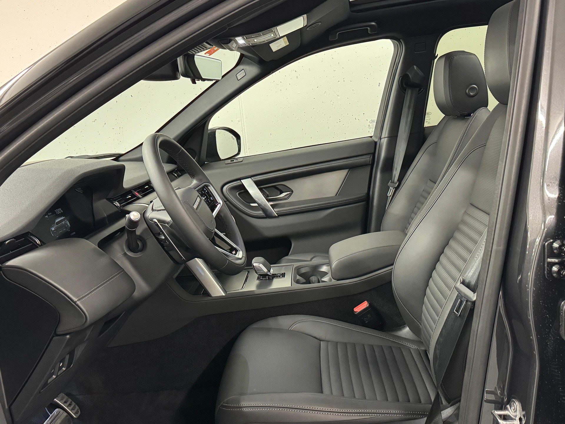 LAND ROVER Discovery Sport 1.5 T 270e Dynamic HSE-image-4