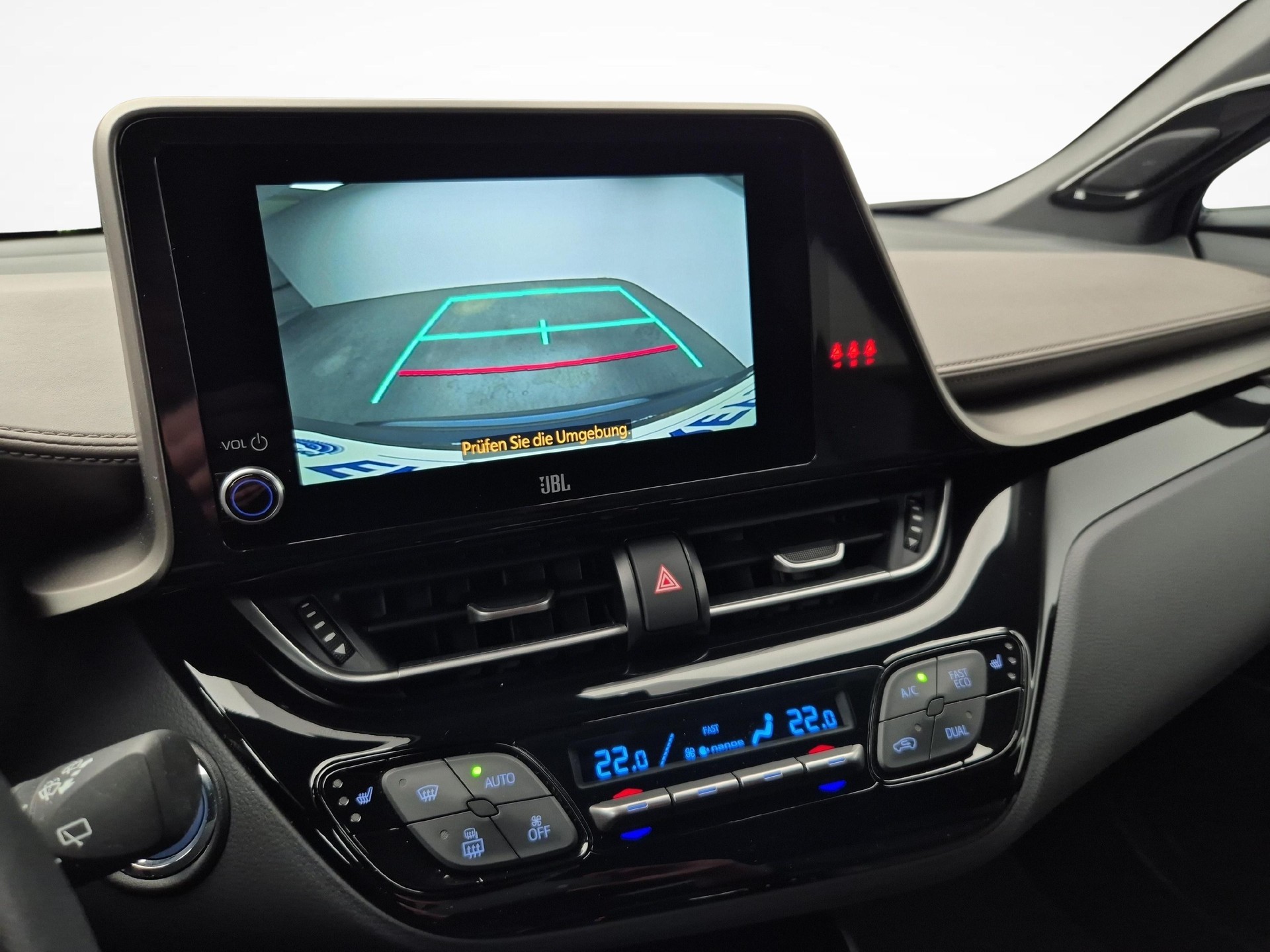 TOYOTA C-HR 2.0 VVTi HSD Premium-image-13