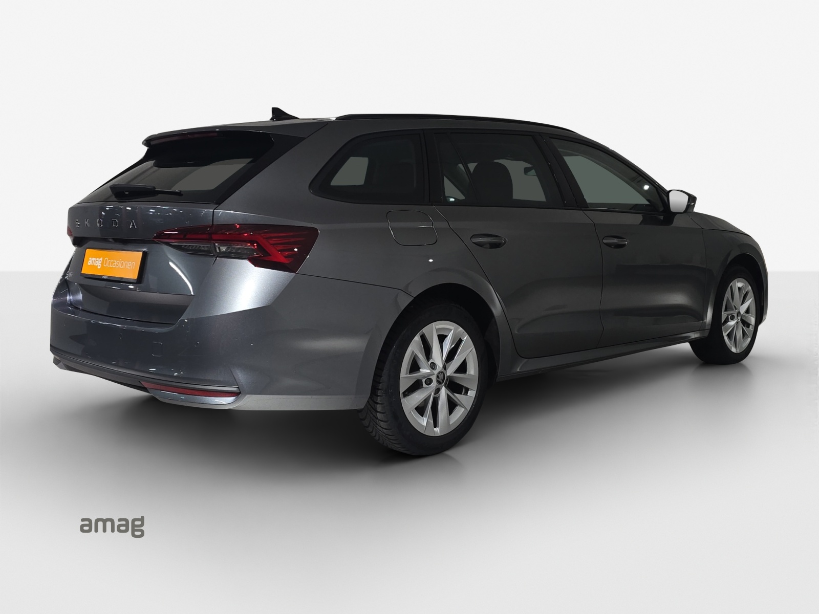 SKODA Octavia Combi 1.5 TSI mHEV DSG Dynamic-image-4