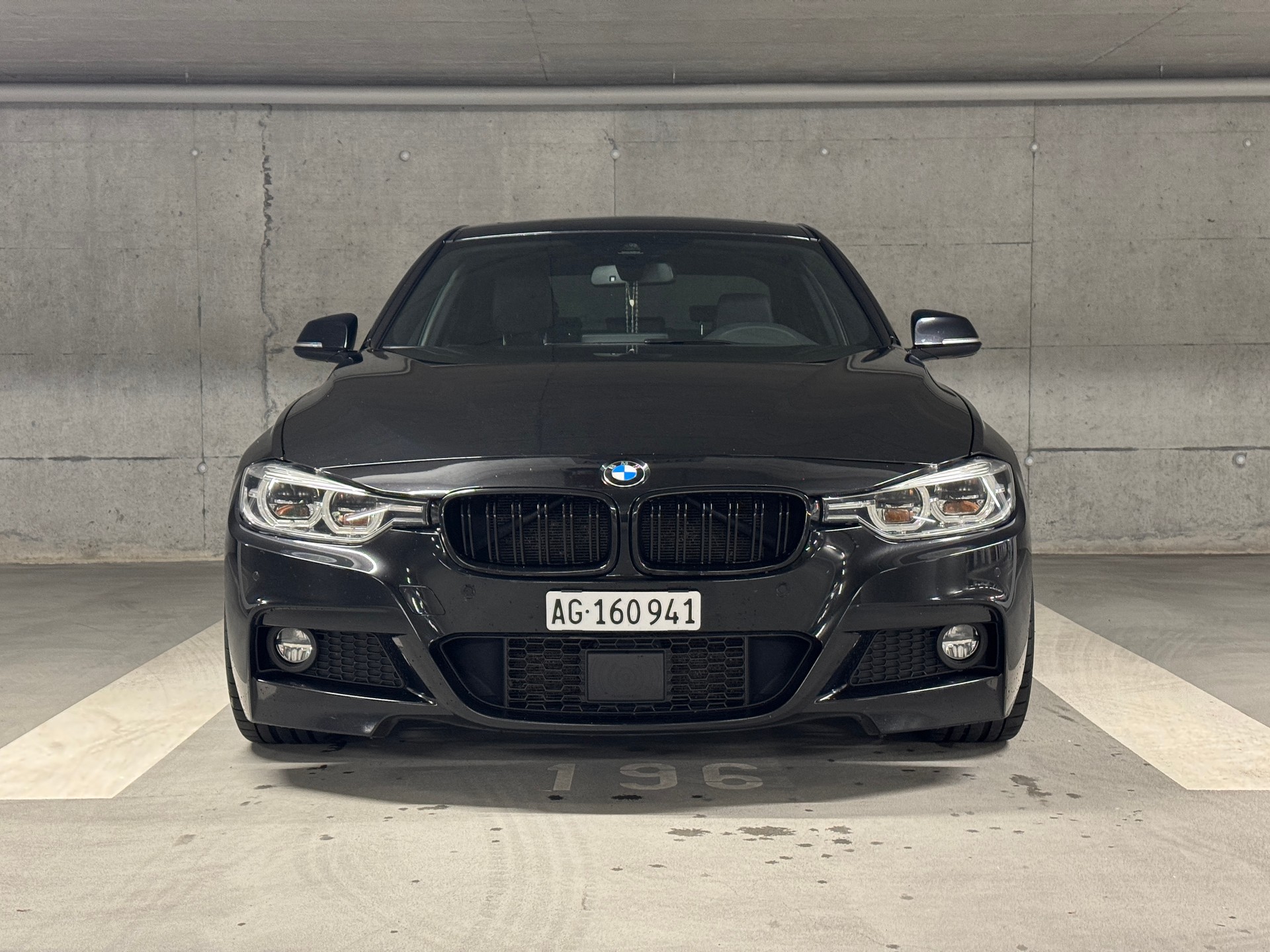BMW 340i xDrive-image-2
