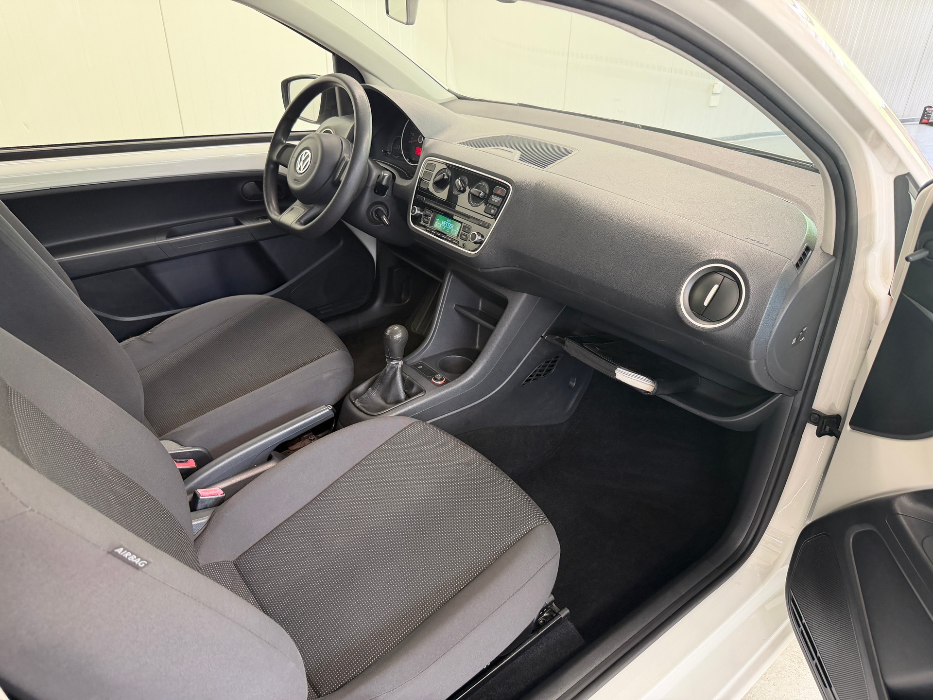 VW Up 1.0 take up-image-15