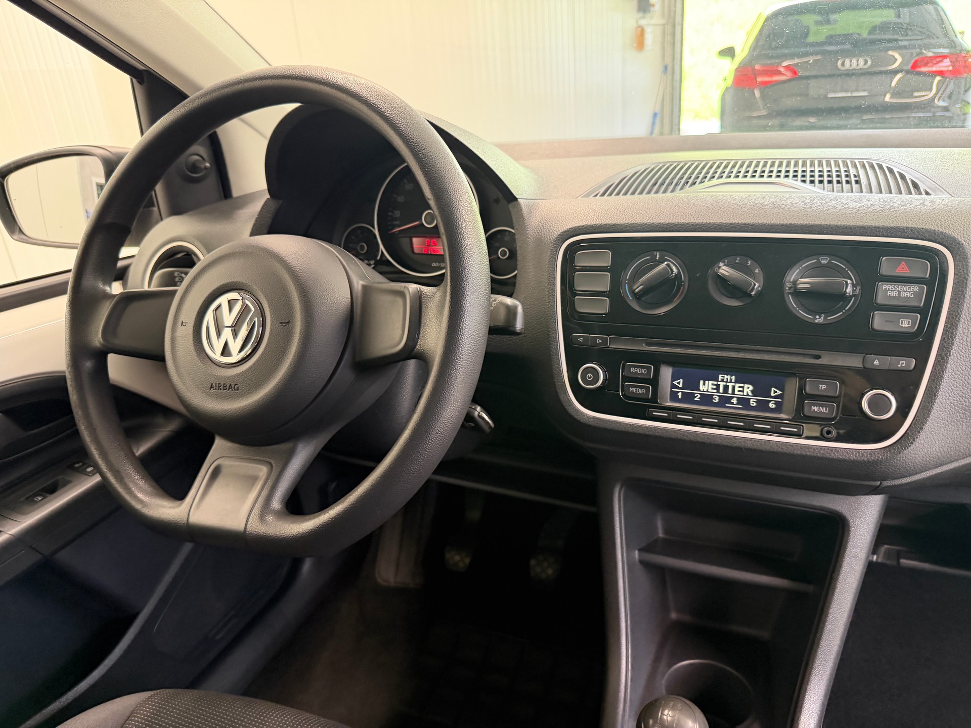 VW Up 1.0 take up-image-16