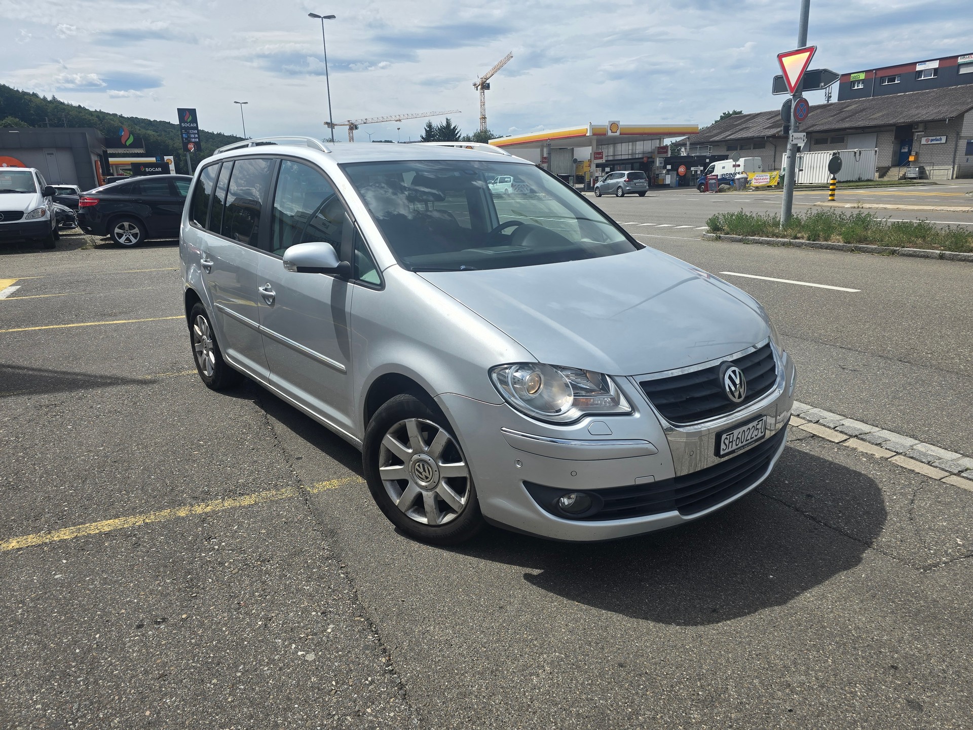 VW Touran 2.0 TDI Trendline-image-1