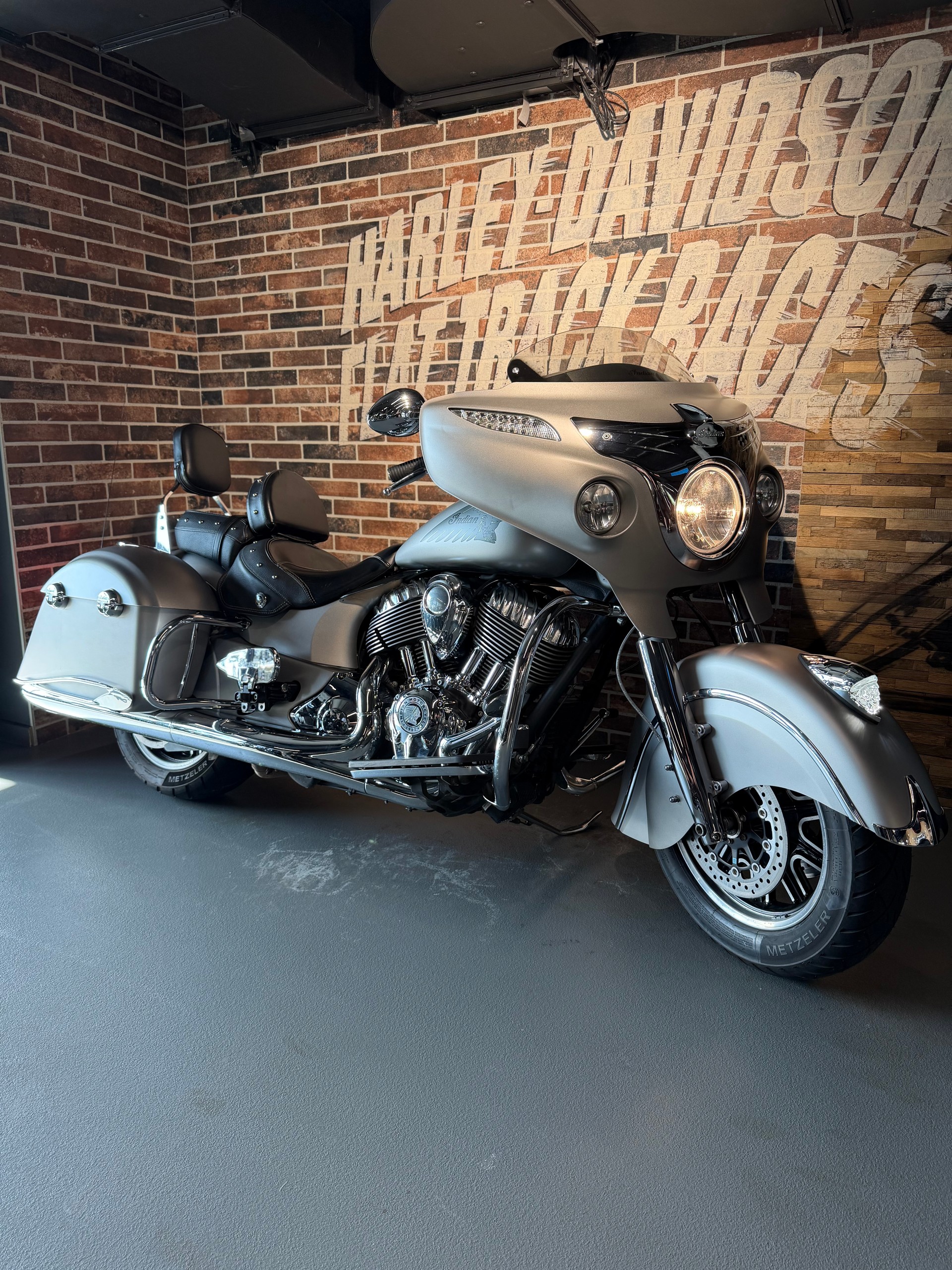 INDIAN Chieftain-image-8