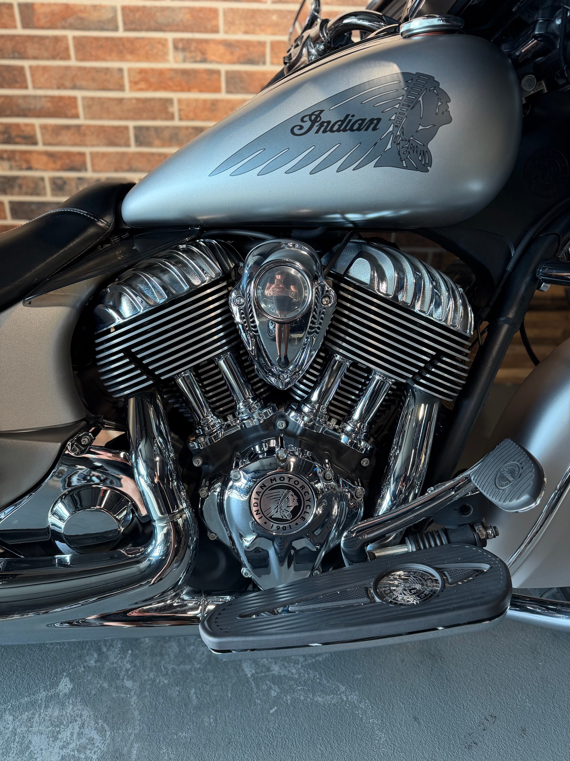 INDIAN Chieftain-image-9