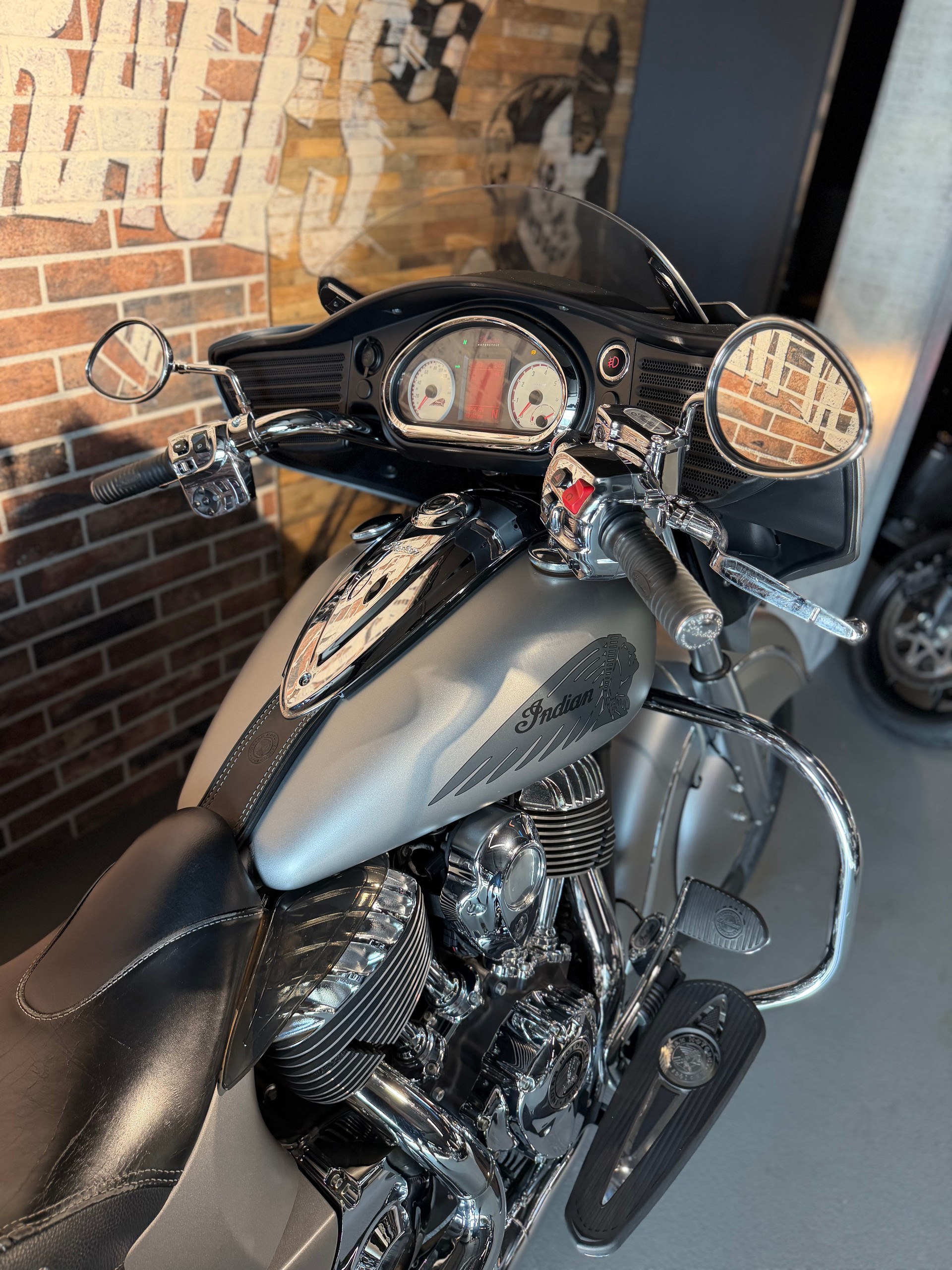 INDIAN Chieftain-image-10