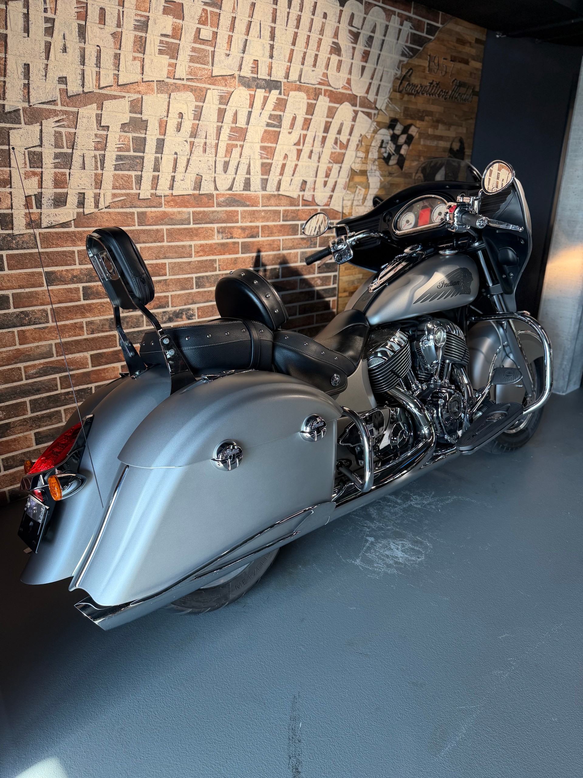 INDIAN Chieftain-image-11
