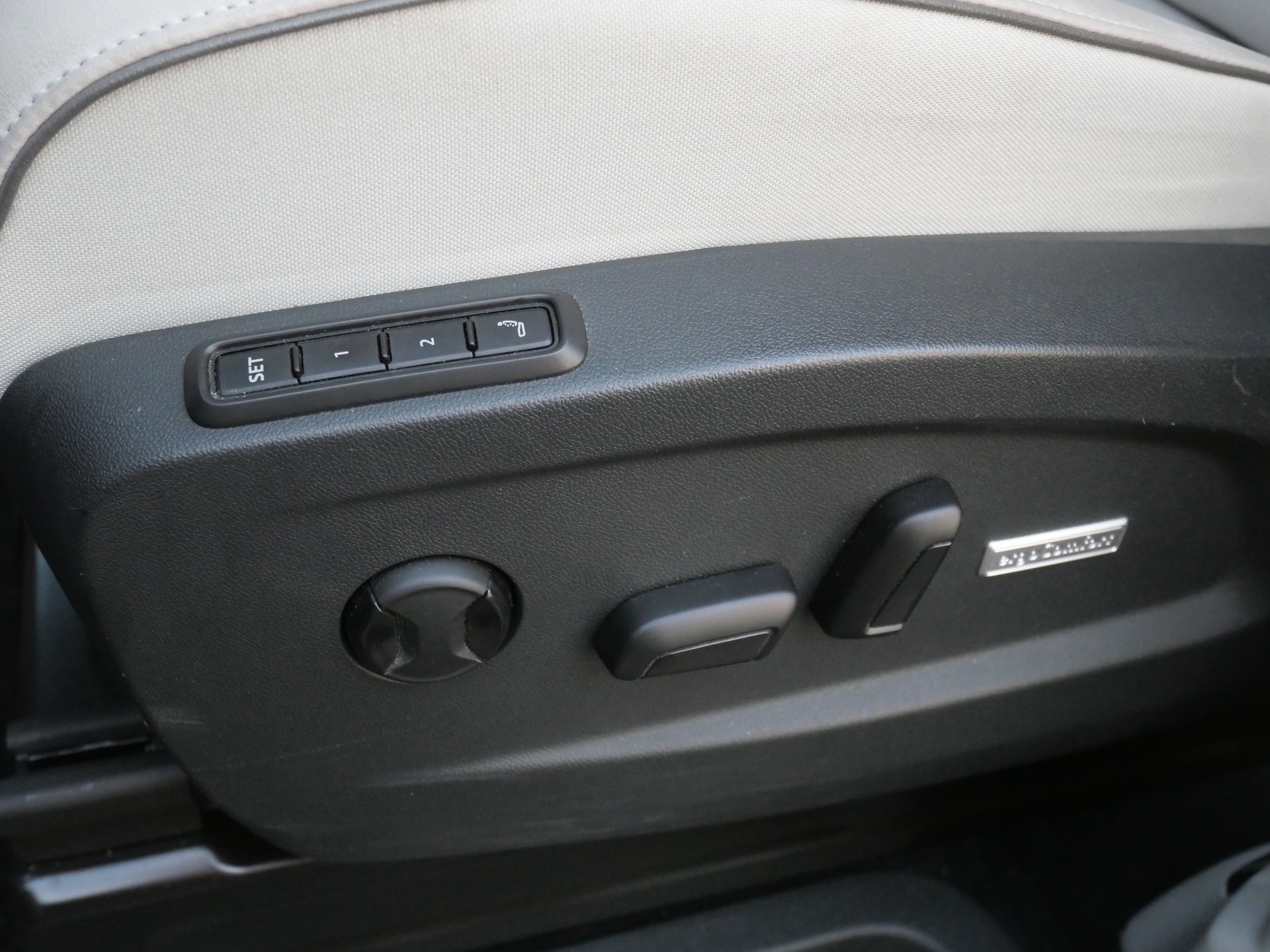 VW ID.Buzz NWB Pro *CH-Auto, Vollausstattung*-image-14