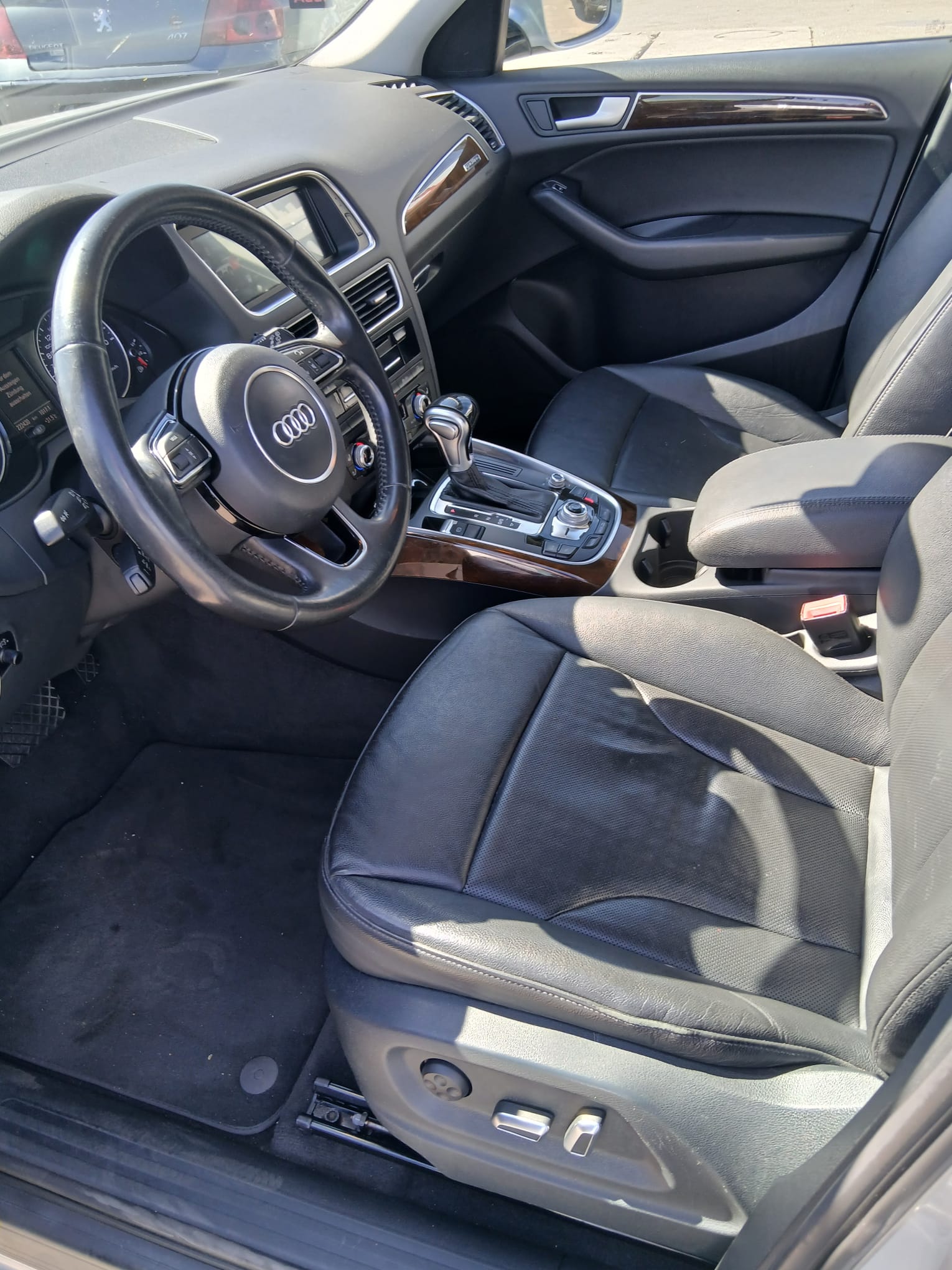 AUDI Q5 2.0 TDI quattro S-tronic-image-4