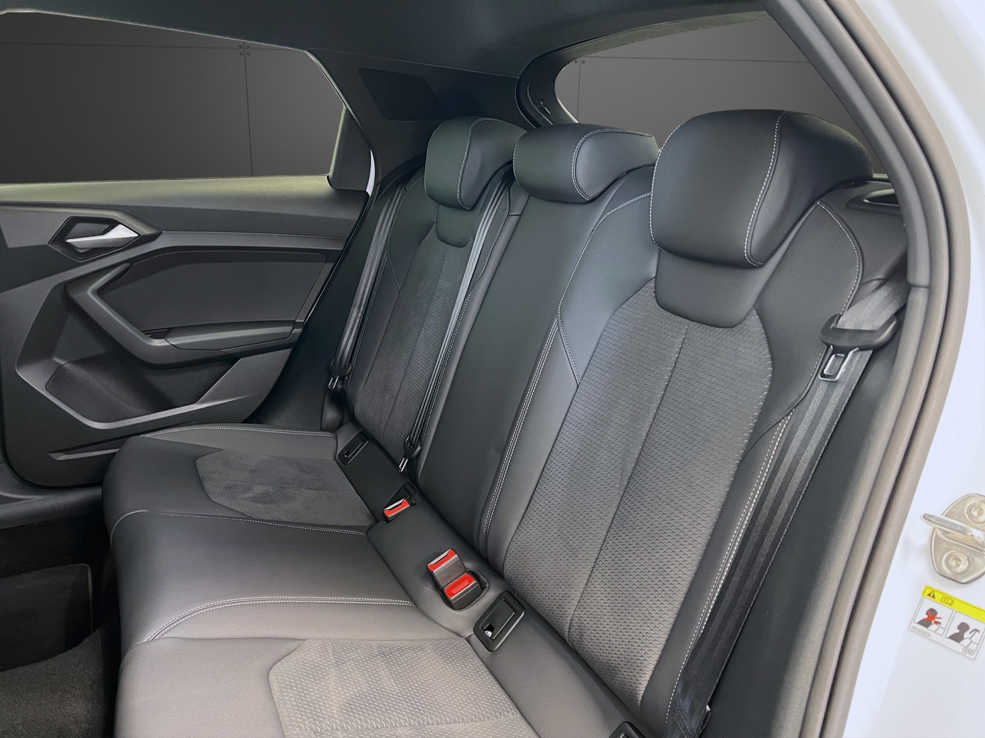 AUDI A1 Sportback 30 TFSI S-tronic-image-8