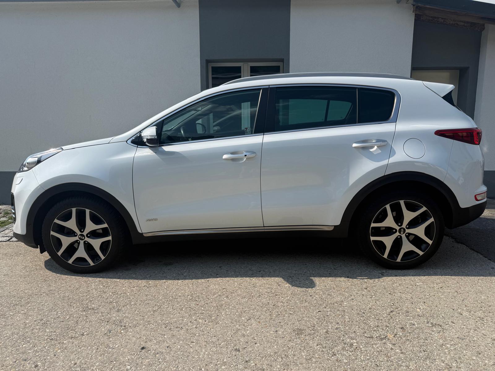 KIA Sportage 2.0CRDi GT Line 4WD Automat-image-6