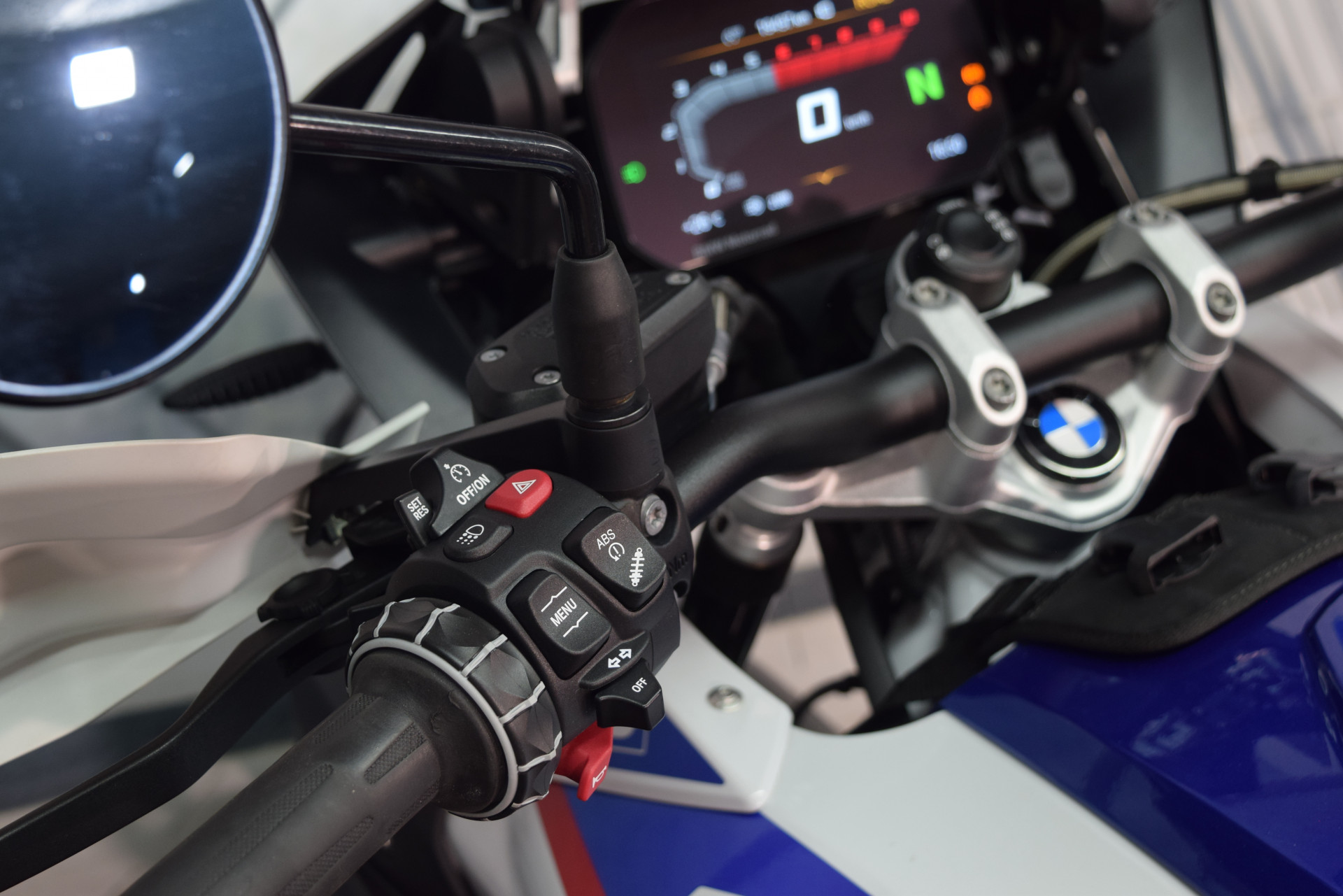 BMW R 1250 GS HP inkl. Akrapovic Komplettanlage-image-7