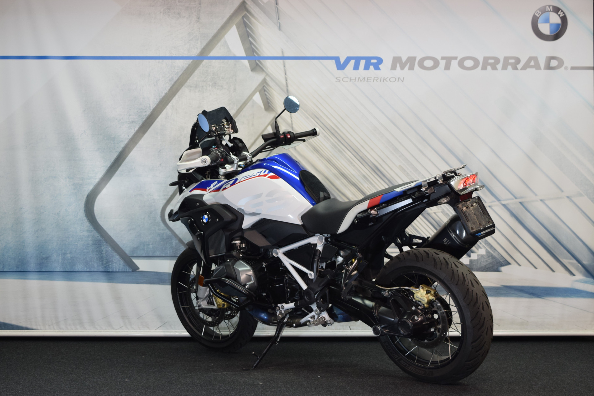 BMW R 1250 GS HP inkl. Akrapovic Komplettanlage-showroom-element-3