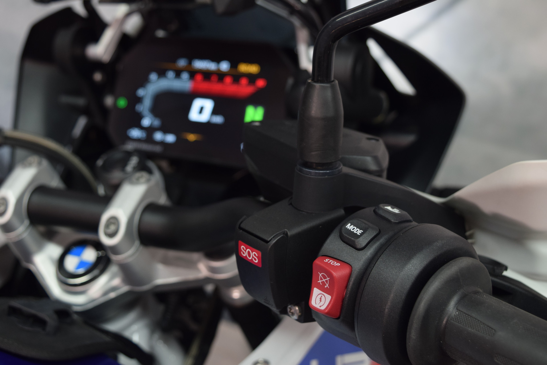 BMW R 1250 GS HP inkl. Akrapovic Komplettanlage-image-8