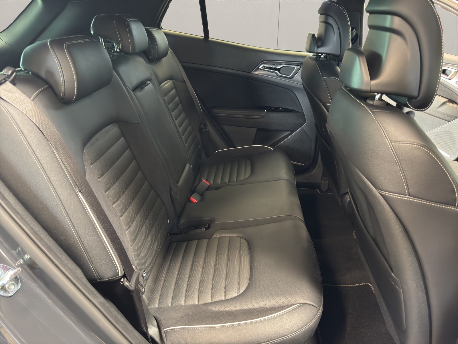 KIA Sportage 1.6 T-GDi PHEV GT-Line-image-12