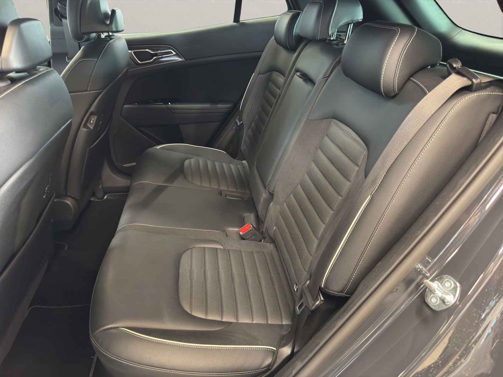 KIA Sportage 1.6 T-GDi PHEV GT-Line-image-9
