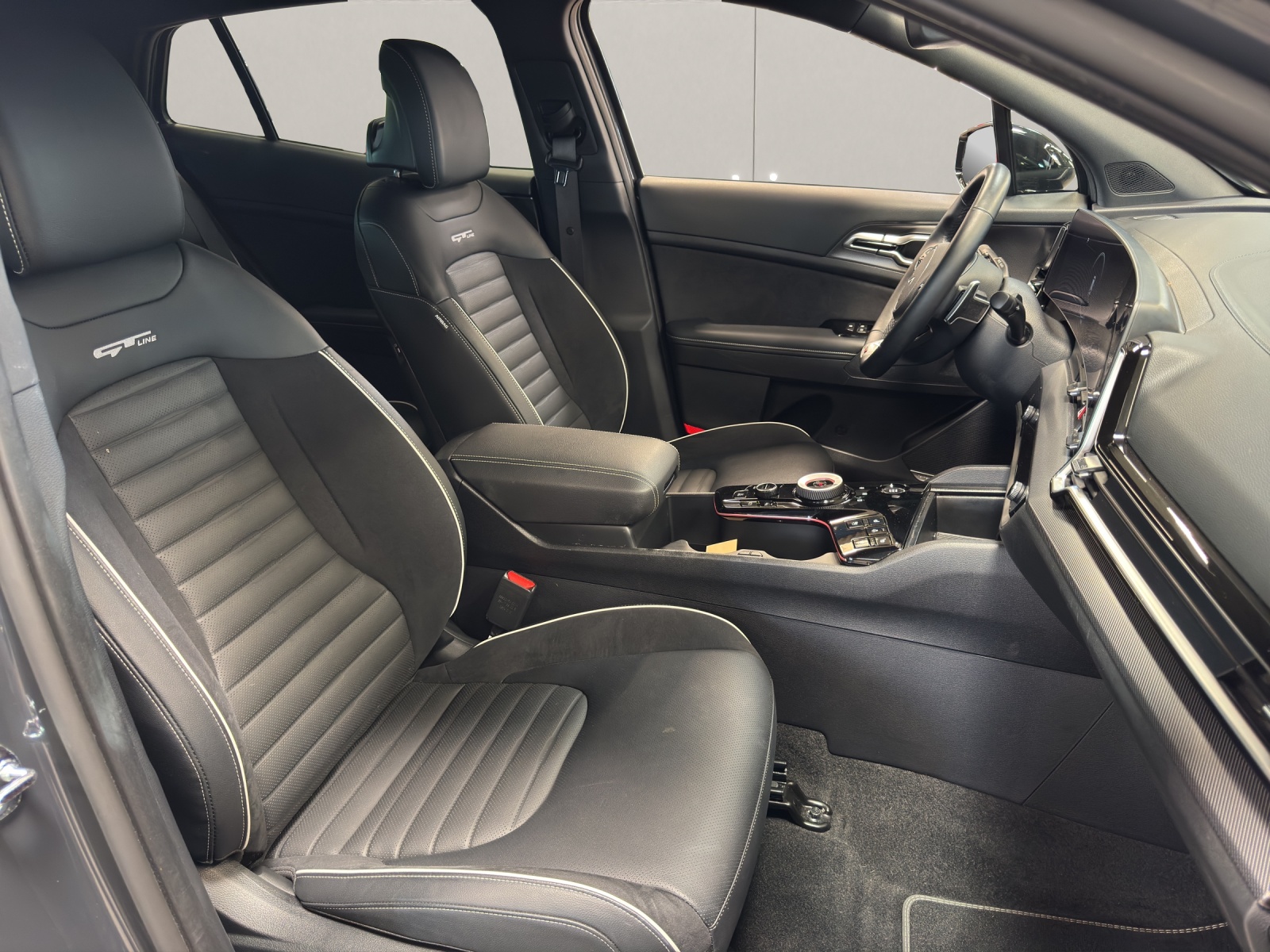 KIA Sportage 1.6 T-GDi PHEV GT-Line-image-13