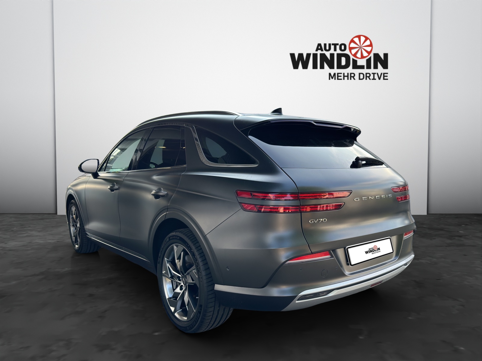 GENESIS GV70 Dual Motor Sport AWD-showroom-element-3