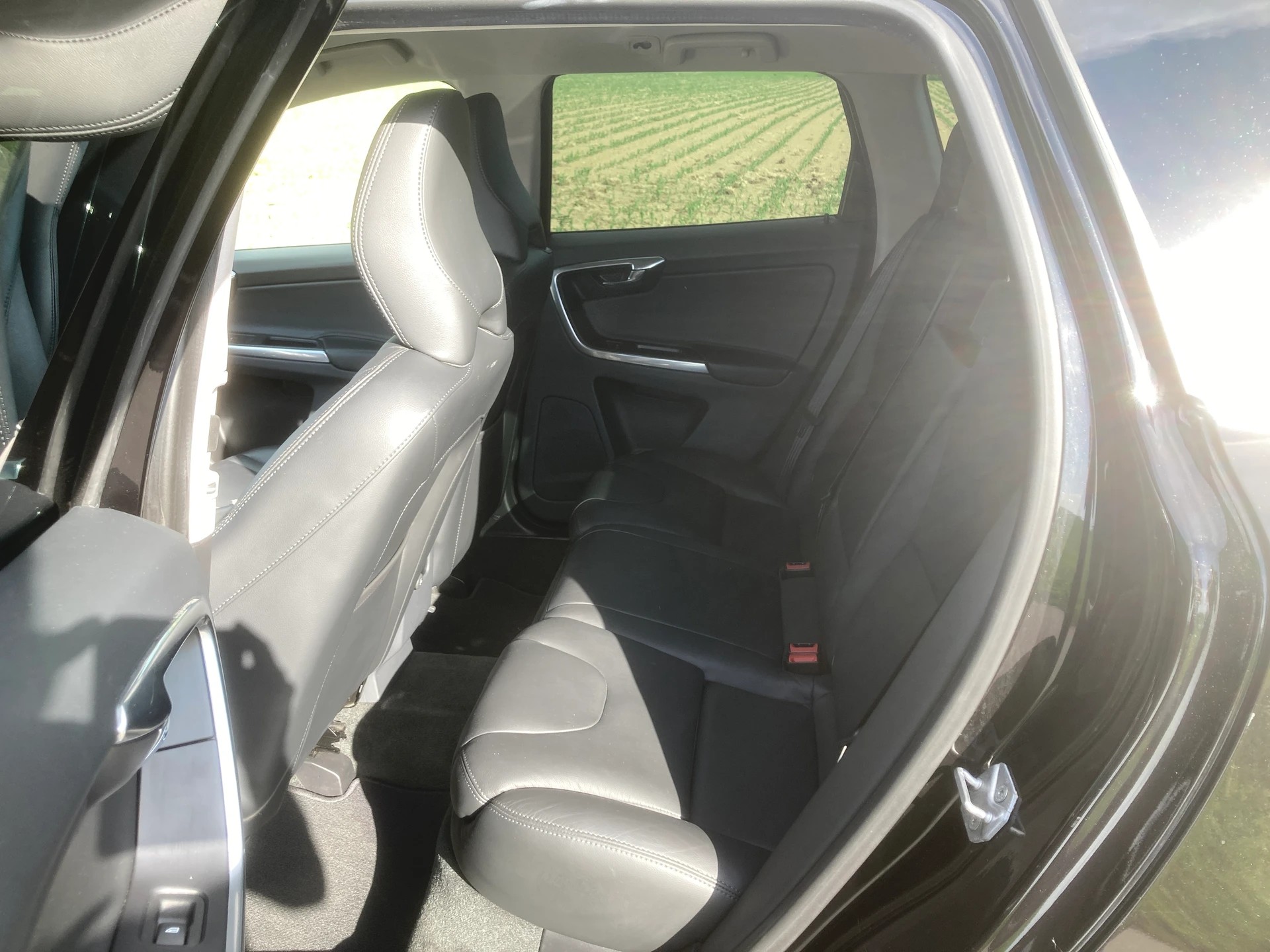 VOLVO XC60 D5 AWD Summum Geartronic-image-7