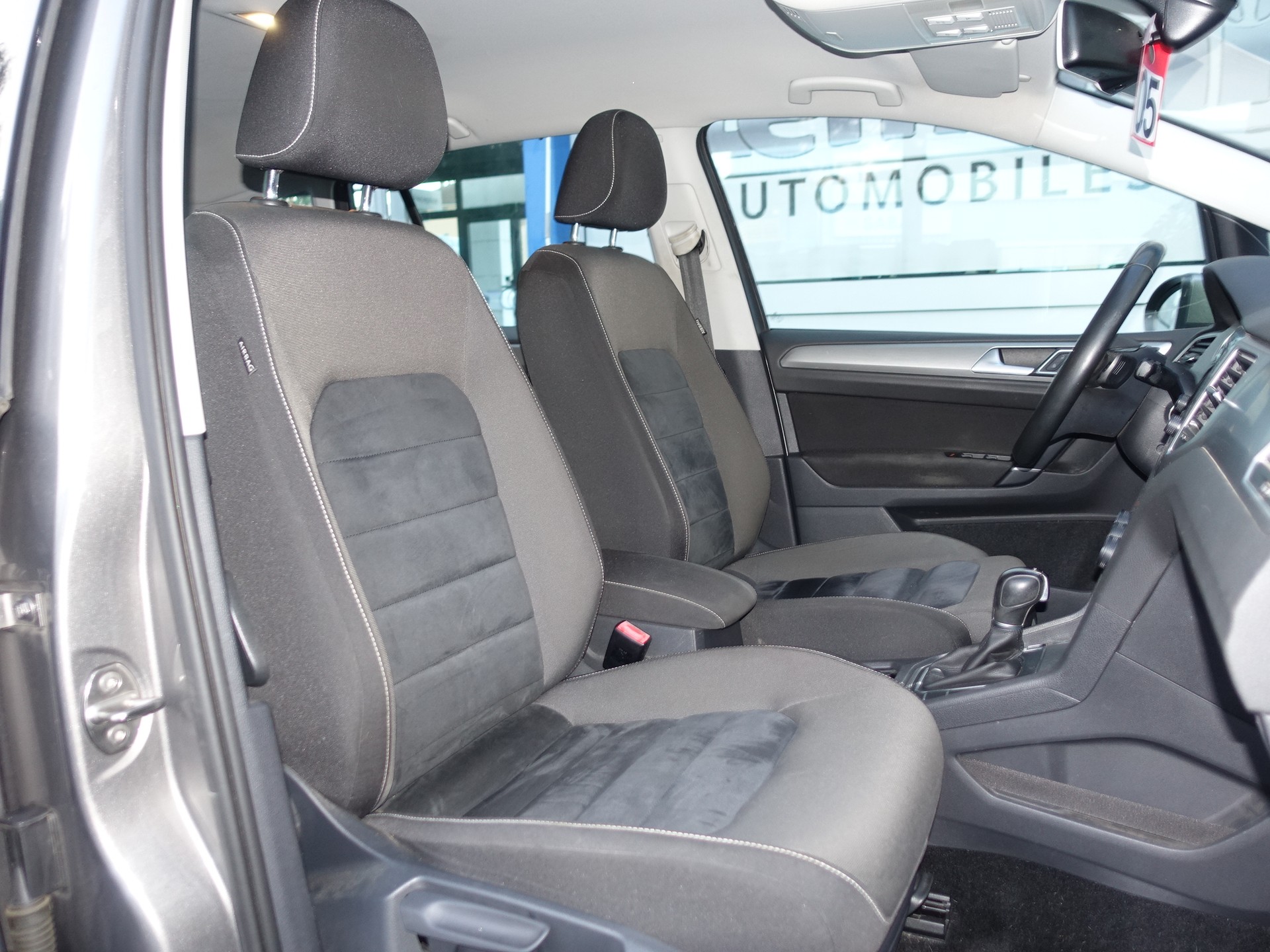 VW Golf Sportsvan 1.4 TSI Comfortline DSG-image-9