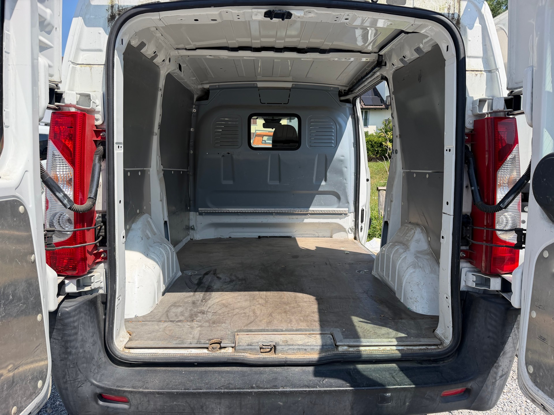 TOYOTA Proace 2.0D Panel Van Luna L1H1-image-15