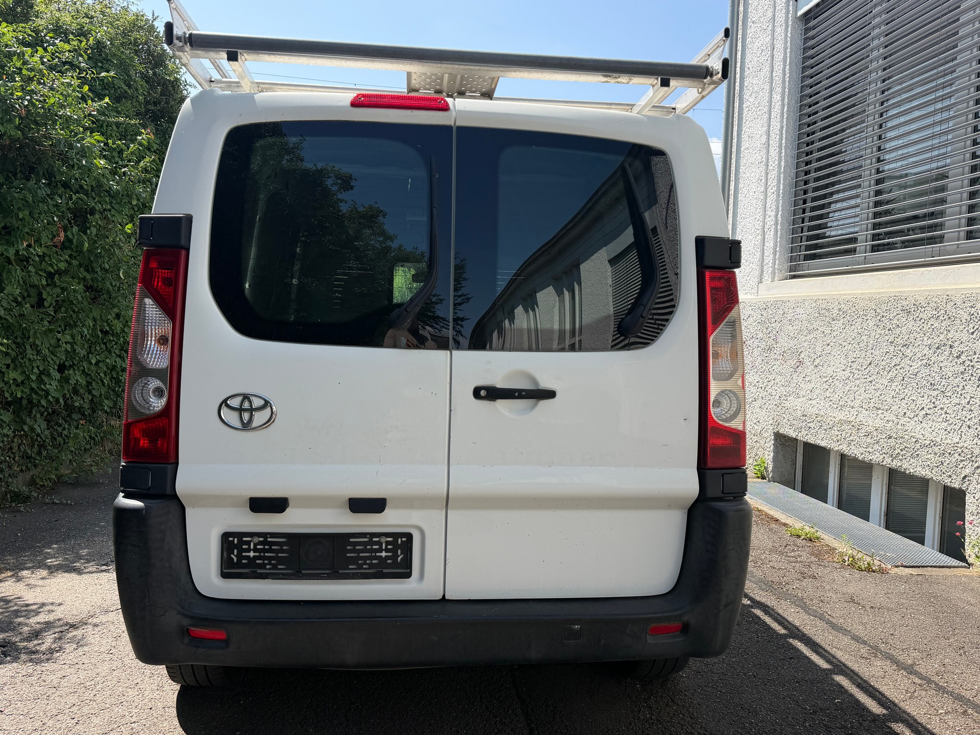 TOYOTA Proace 2.0D Panel Van Luna L1H1-image-3