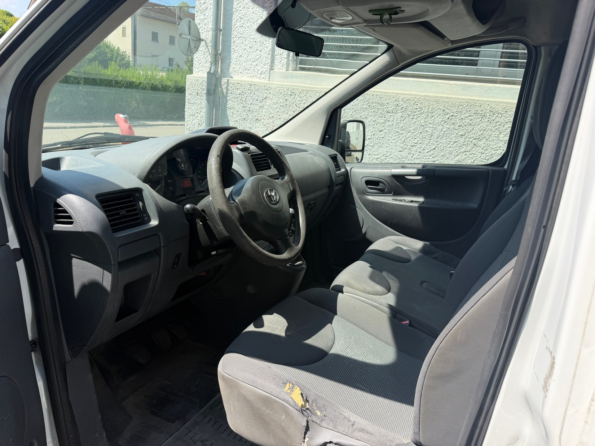TOYOTA Proace 2.0D Panel Van Luna L1H1-image-8