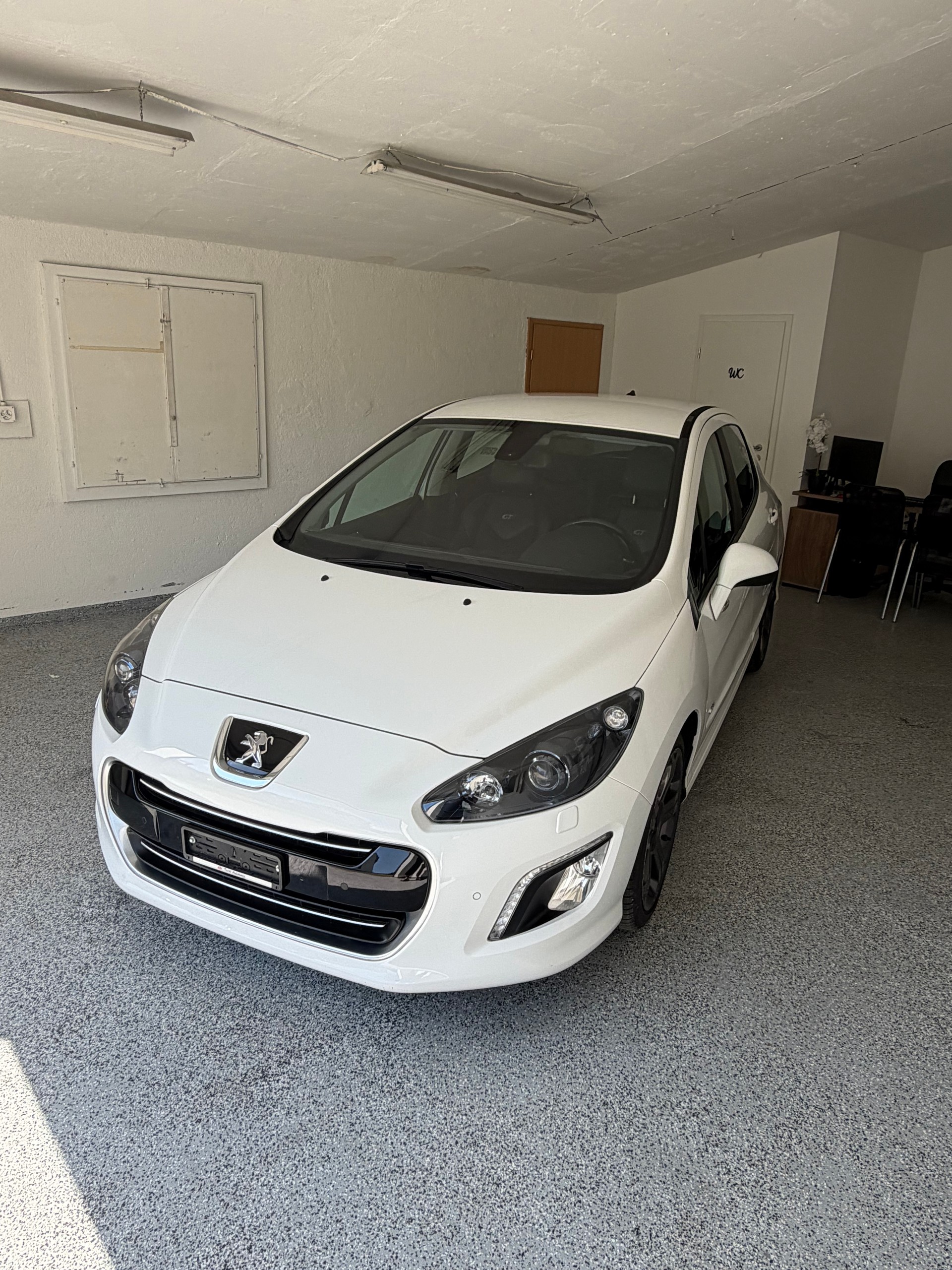 PEUGEOT 308 1.6 16V T GTi-image-1