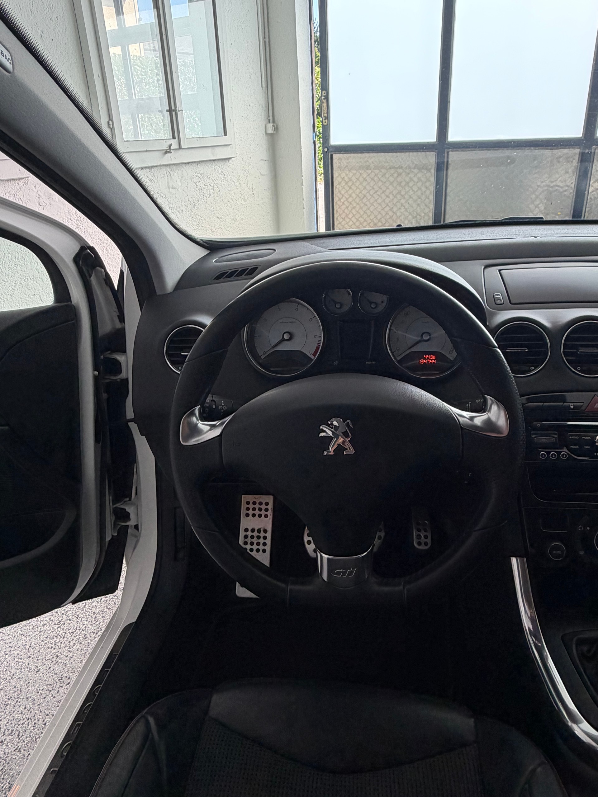 PEUGEOT 308 1.6 16V T GTi-image-7