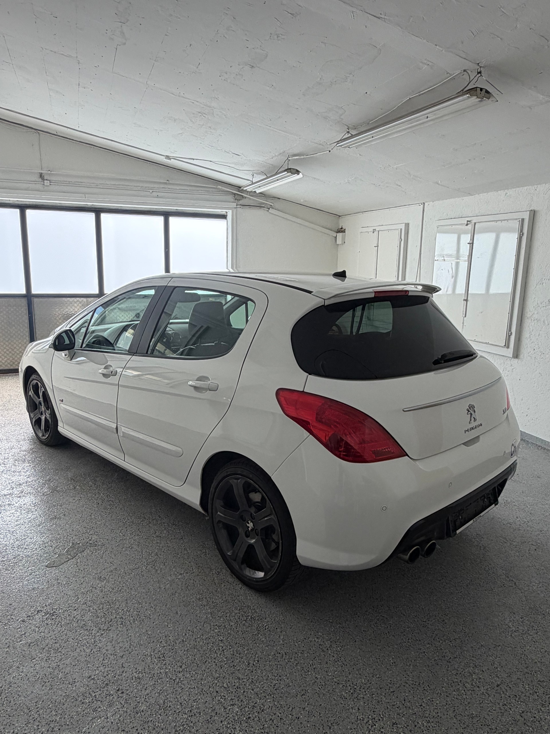 PEUGEOT 308 1.6 16V T GTi-image-2
