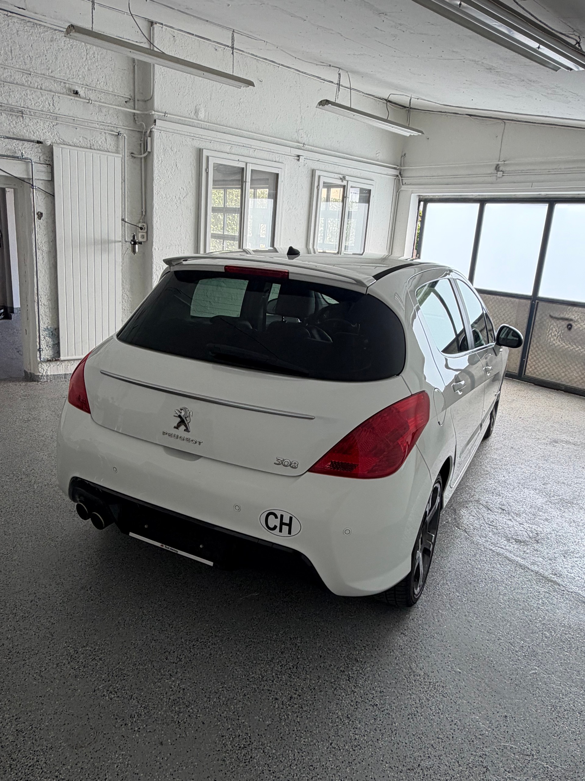 PEUGEOT 308 1.6 16V T GTi-image-3