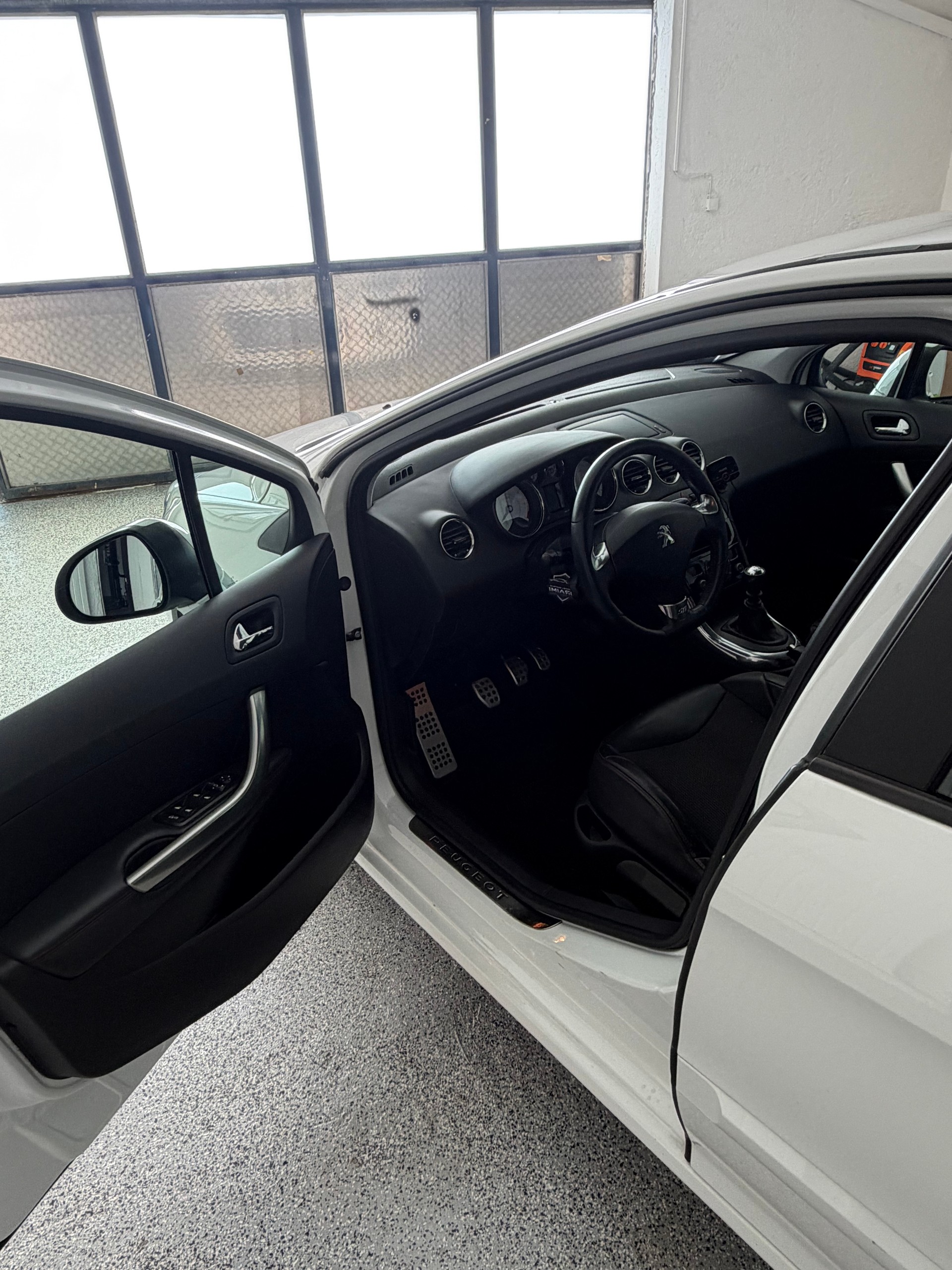PEUGEOT 308 1.6 16V T GTi-image-5