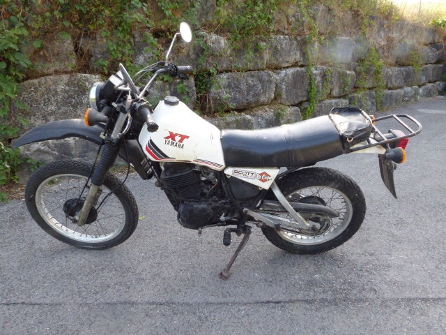 YAMAHA XT 550-showroom-element-2