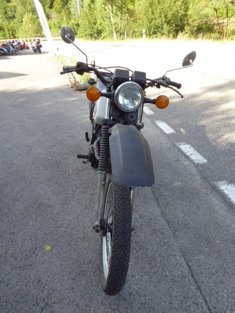 YAMAHA XT 550-showroom-element-1