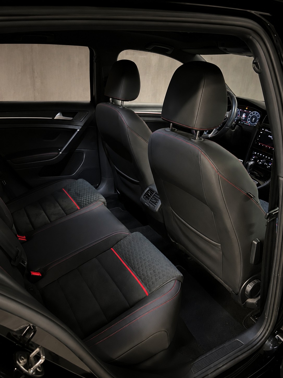 VW 2.0 TSI 230 GTI DSG-image-4