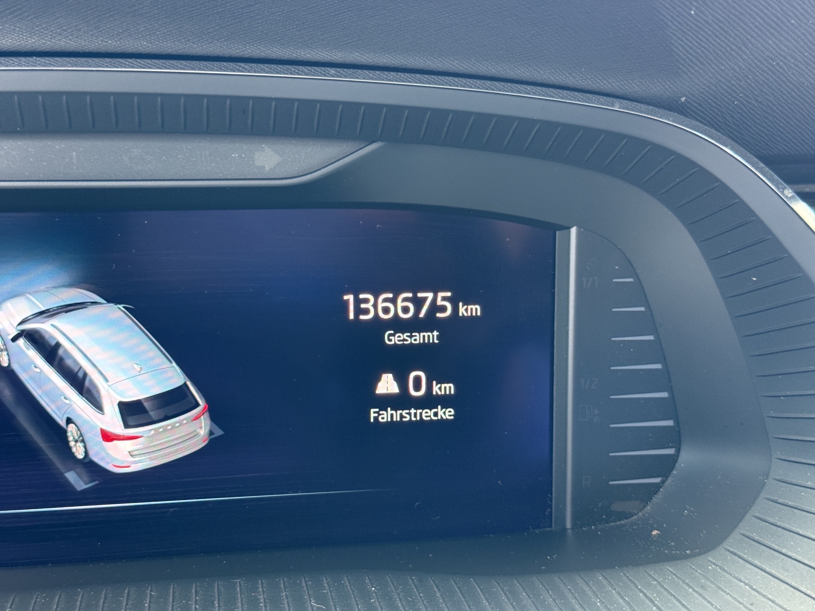 SKODA Octavia Combi 2.0 TDI DSG Ambition-image-10
