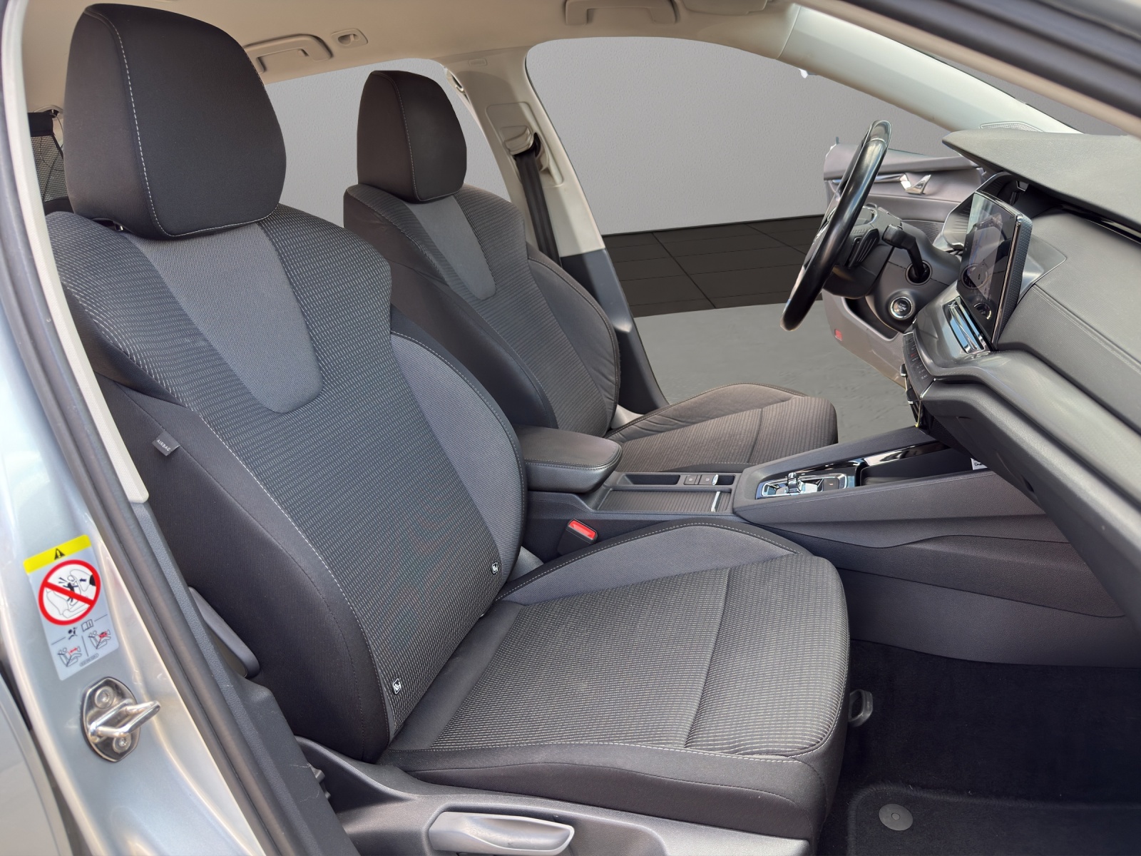 SKODA Octavia Combi 2.0 TDI DSG Ambition-image-14