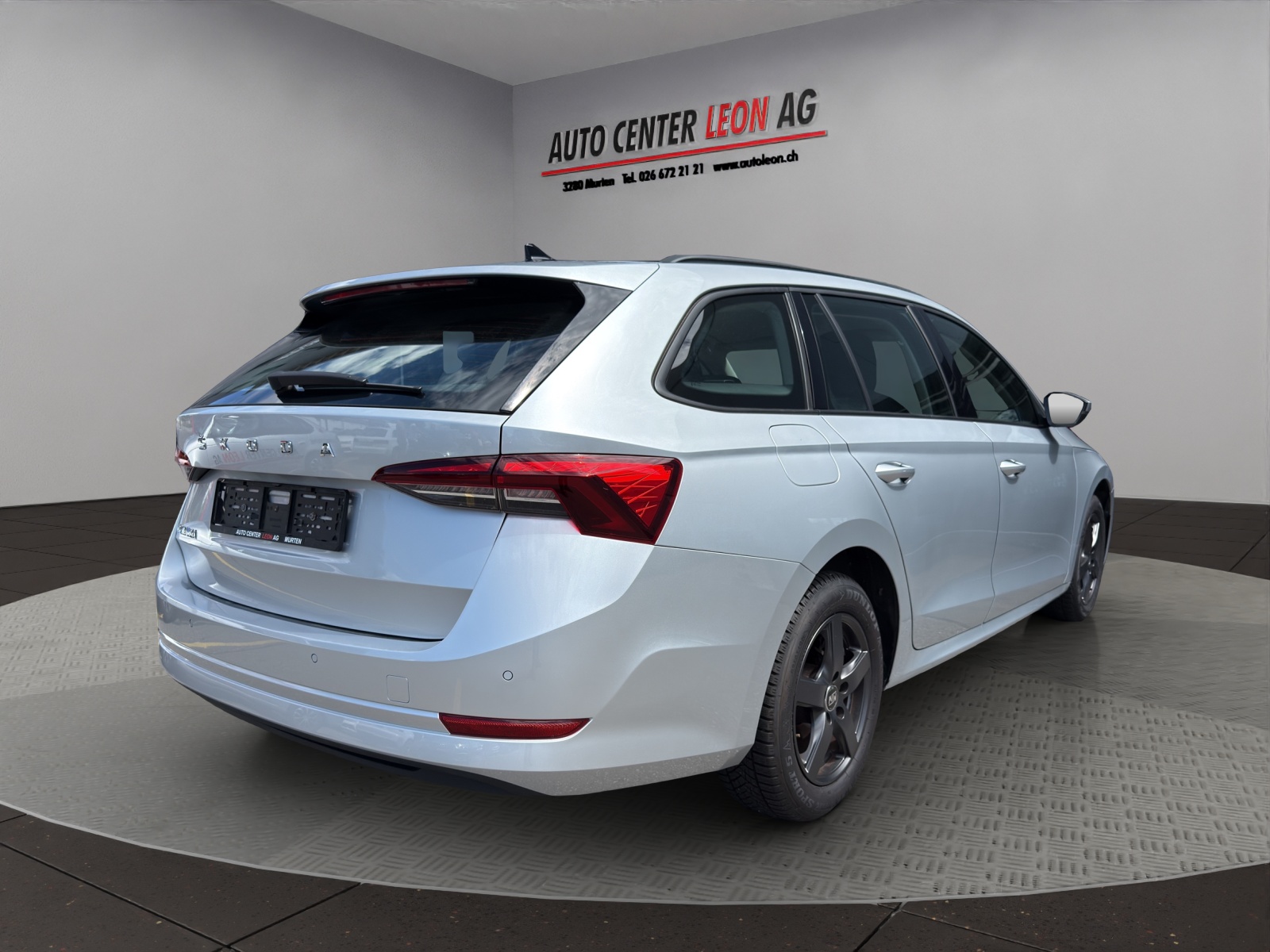SKODA Octavia Combi 2.0 TDI DSG Ambition-image-5