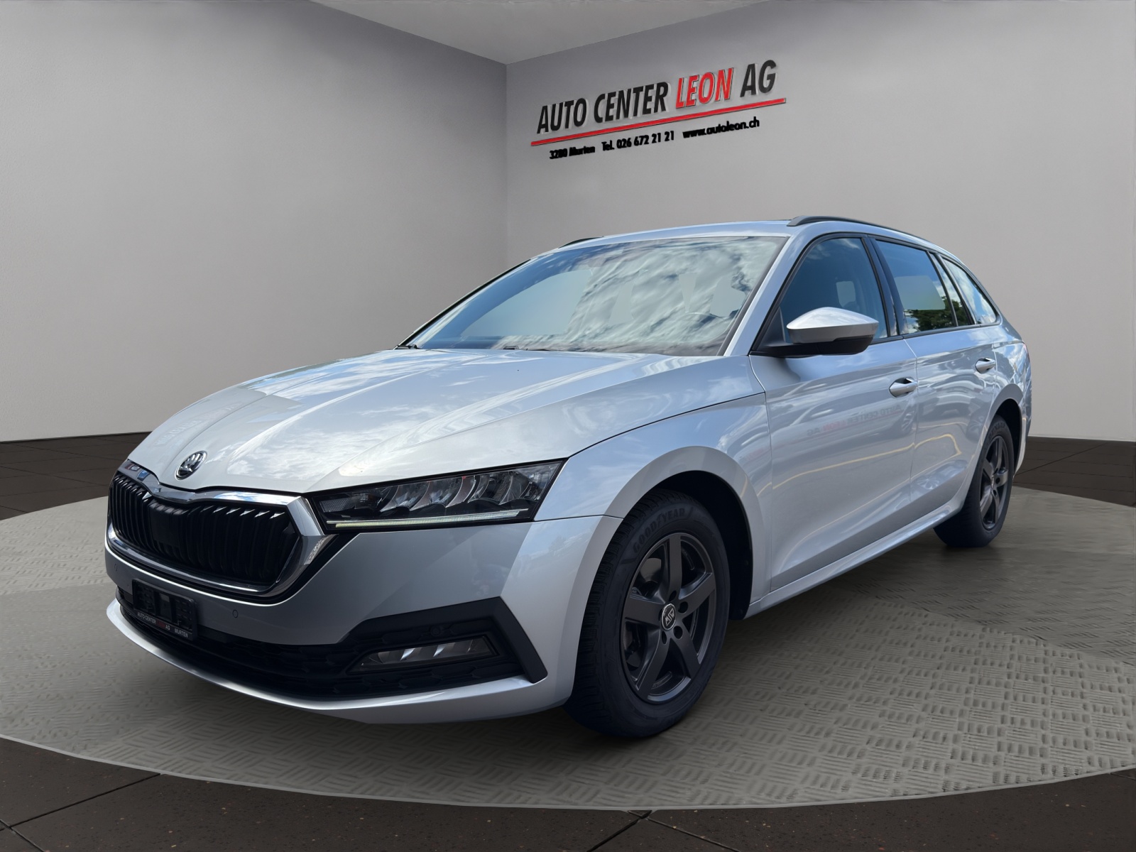 SKODA Octavia Combi 2.0 TDI DSG Ambition-image-1