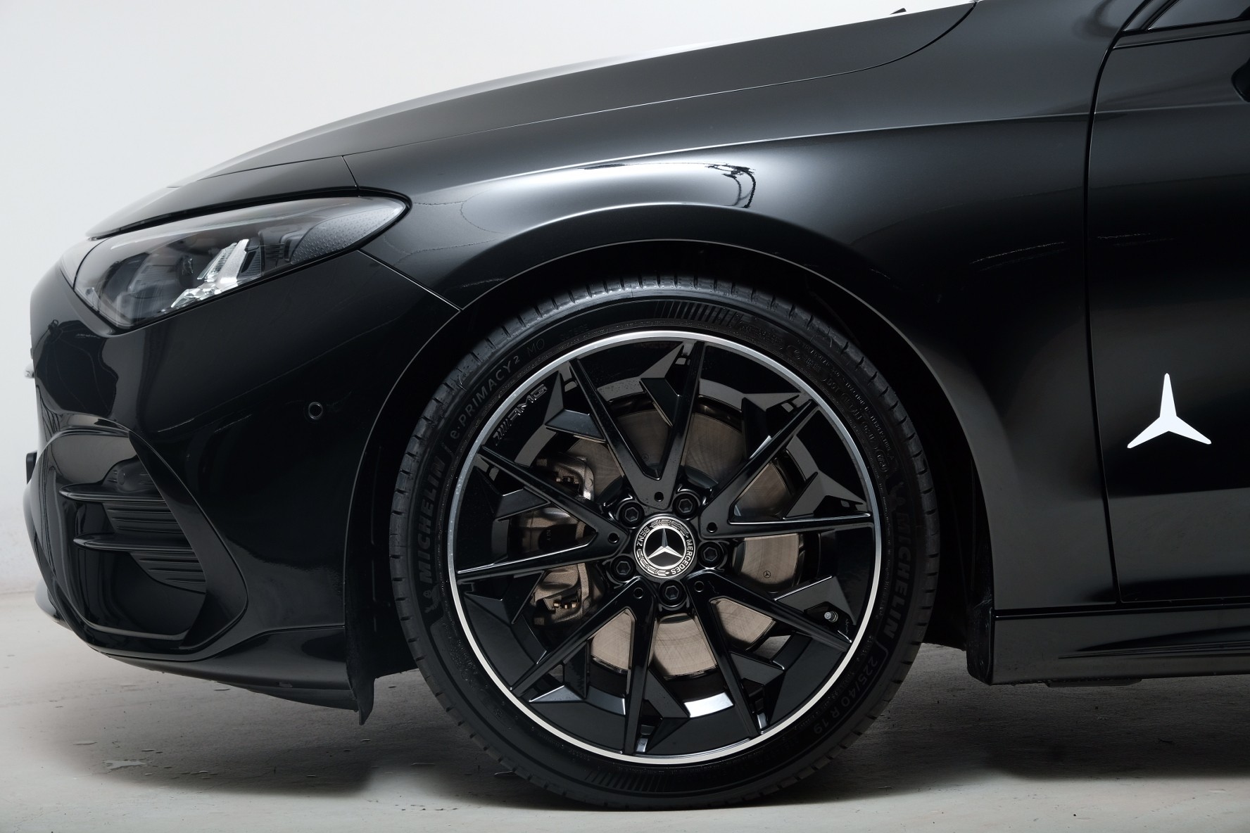 MERCEDES-BENZ CLA Shooting Brake 220 4Matic 8G-DCT-image-2