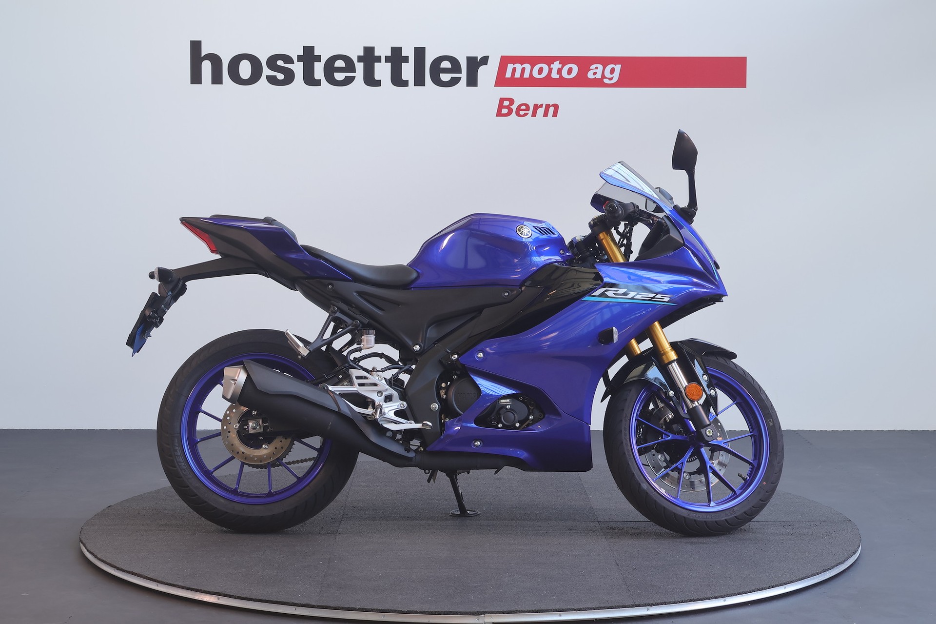 YAMAHA R125-showroom-element-1