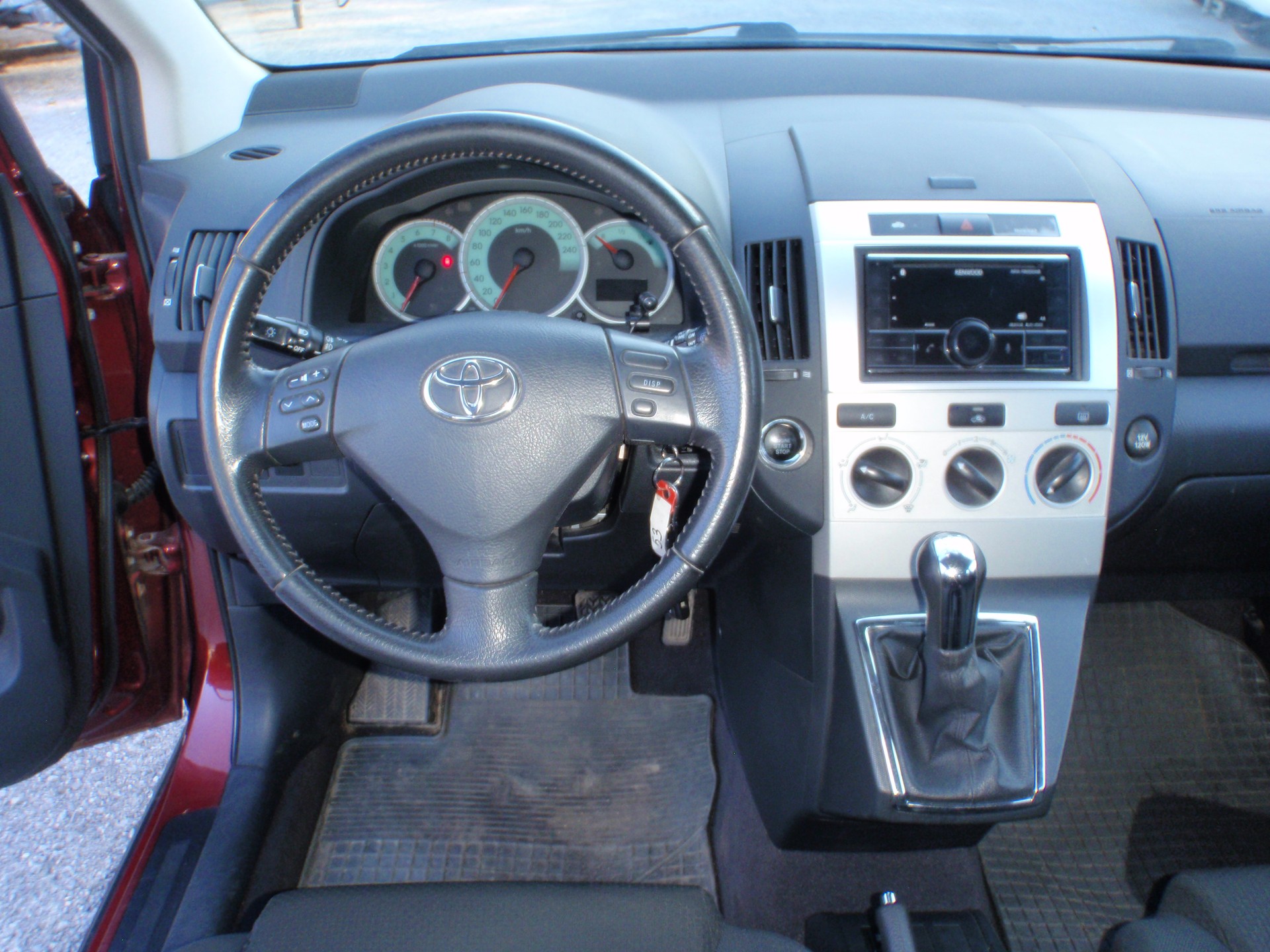 TOYOTA Corolla Verso 1.8 Linea Luna-image-7