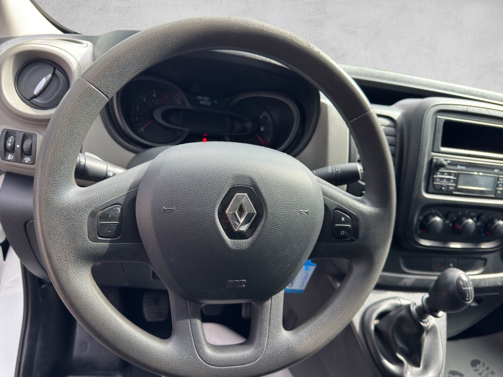 RENAULT Trafic 1.6 ENERGY TwinT. dCi125 2.9t Business L2H1-image-9